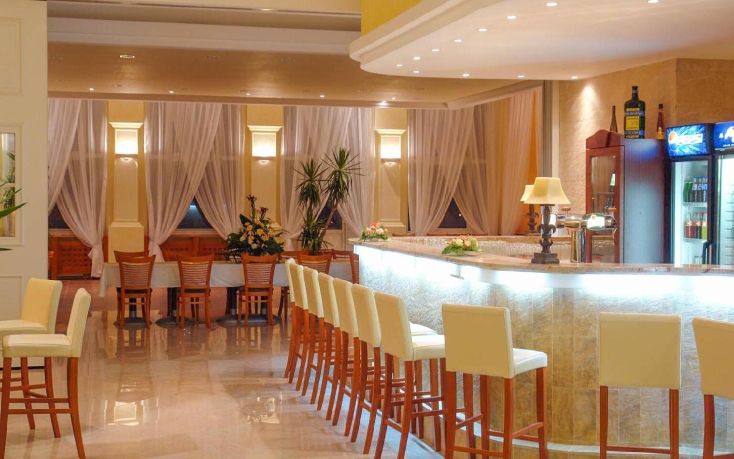 Hotel Bila Ruze Pisek  Luaran gambar