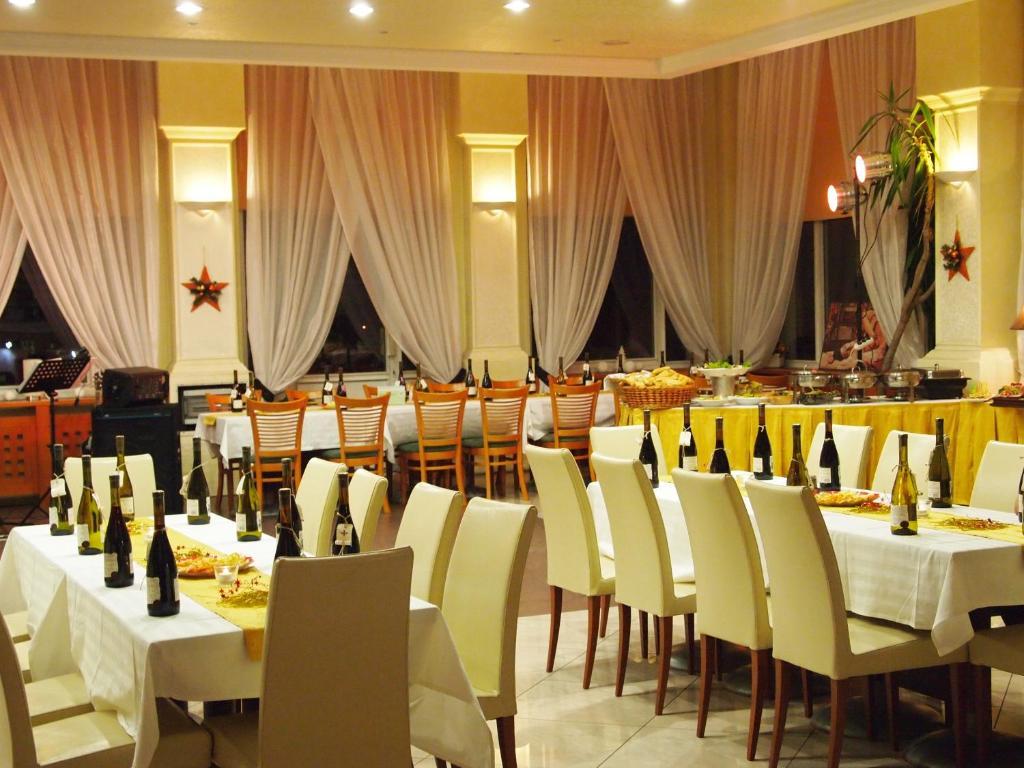Hotel Bila Ruze Pisek  Luaran gambar