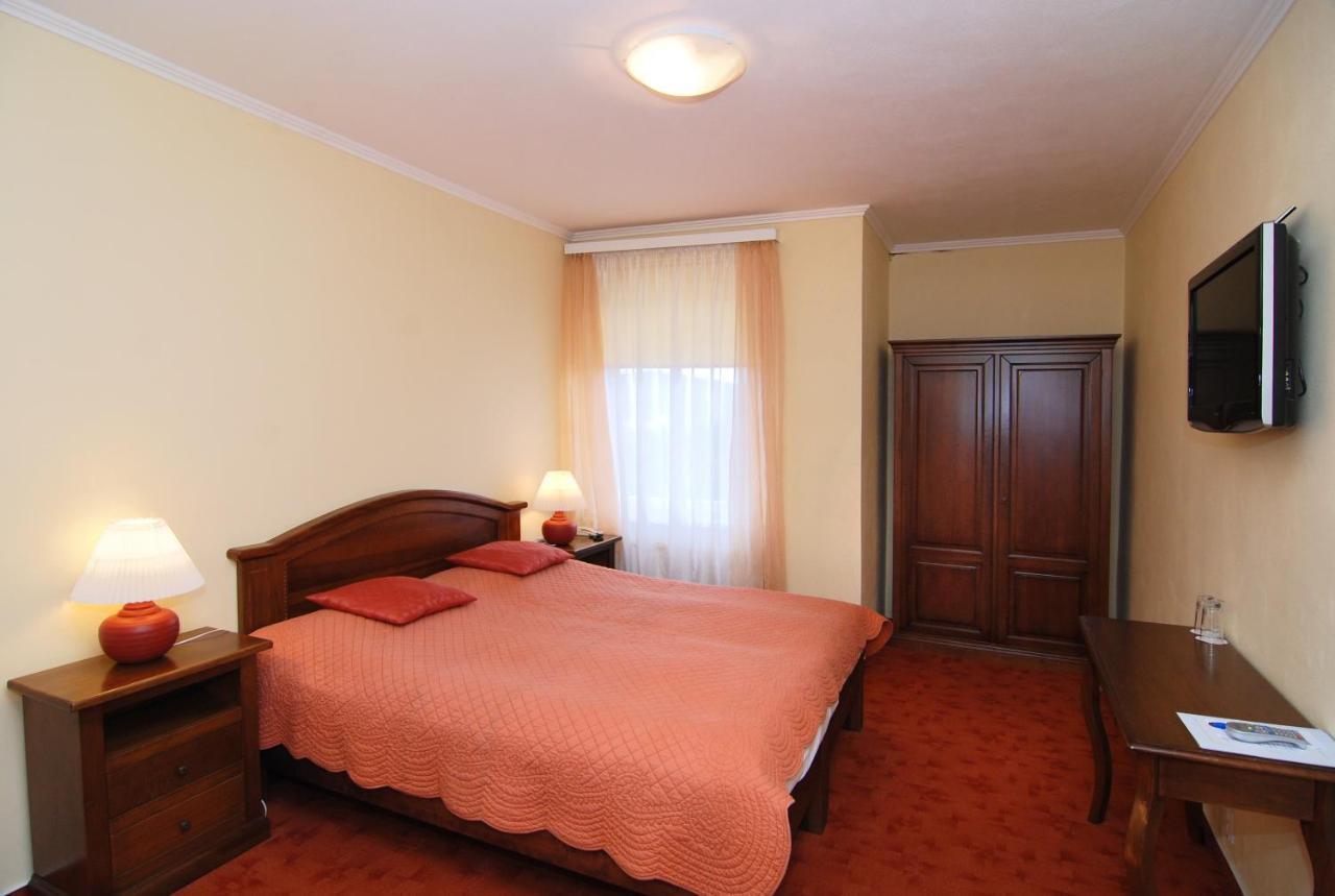 Hotel Bila Ruze Pisek  Luaran gambar